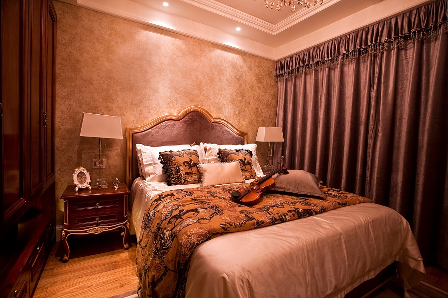 أثاث غرف النوم التجارية