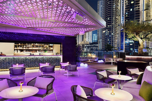 كرسي صالة الفندق الحديث في غرفة المعيشة