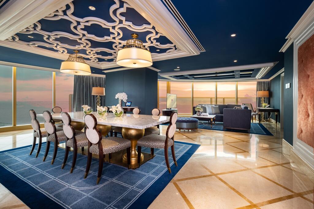 كرسي الطعام في فندق