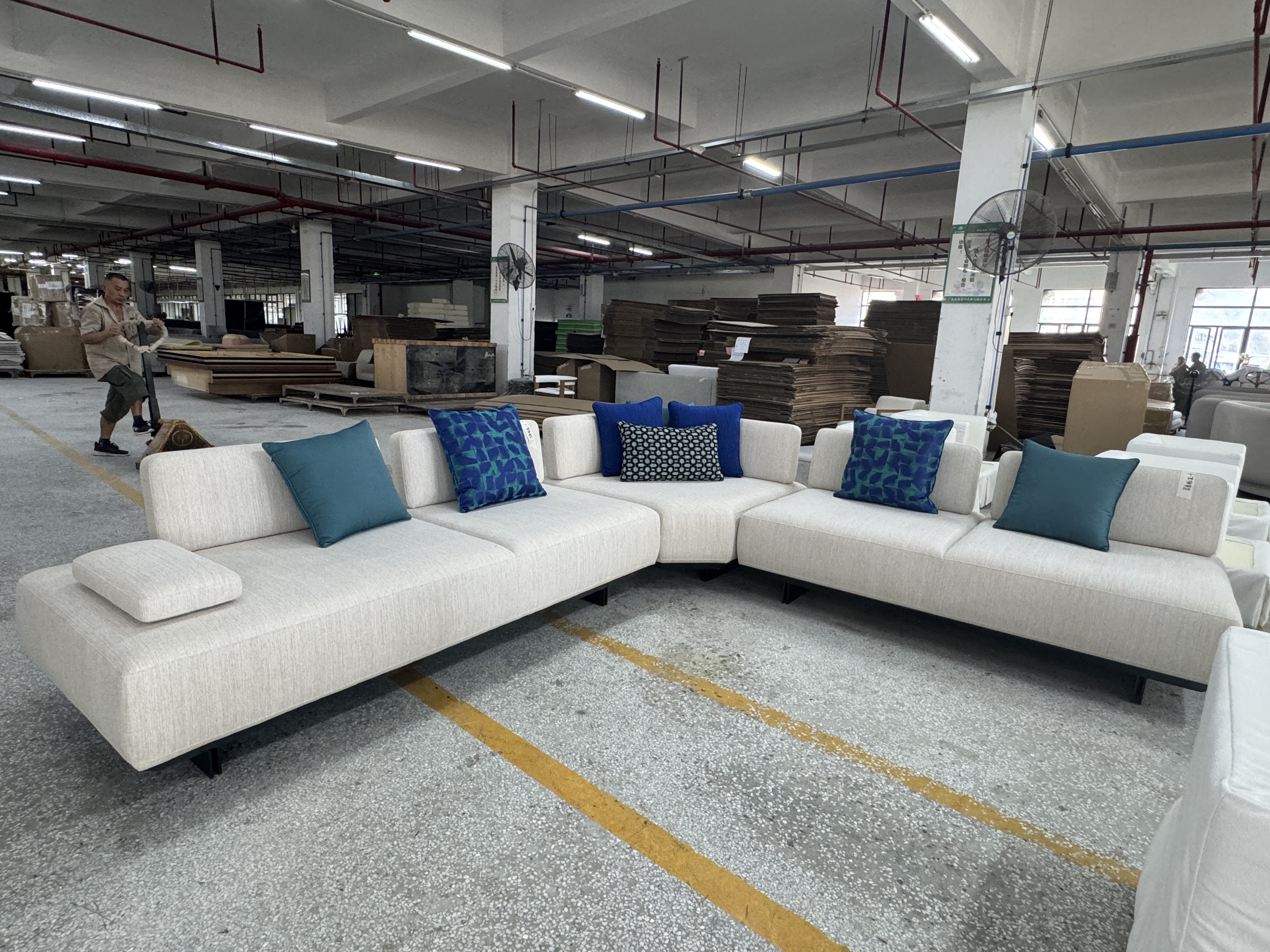 أثاث مطعم فندق