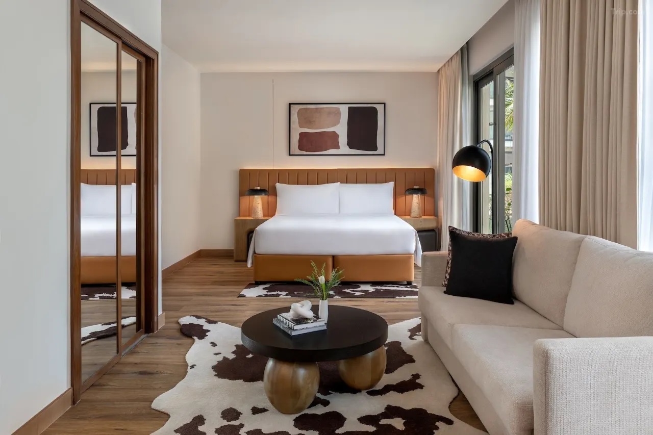 أثاث غرف الضيوف في فندق ستايبريدج سويتس أبو ظبي